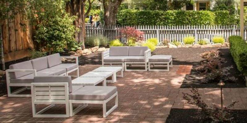 6573 media 6573 media 3662 media BrannanCottageInnPatioLounge