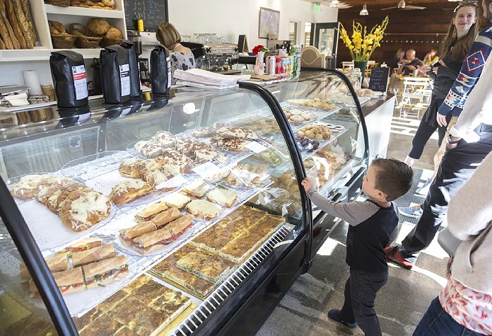 Les Pascals Patisserie & Café